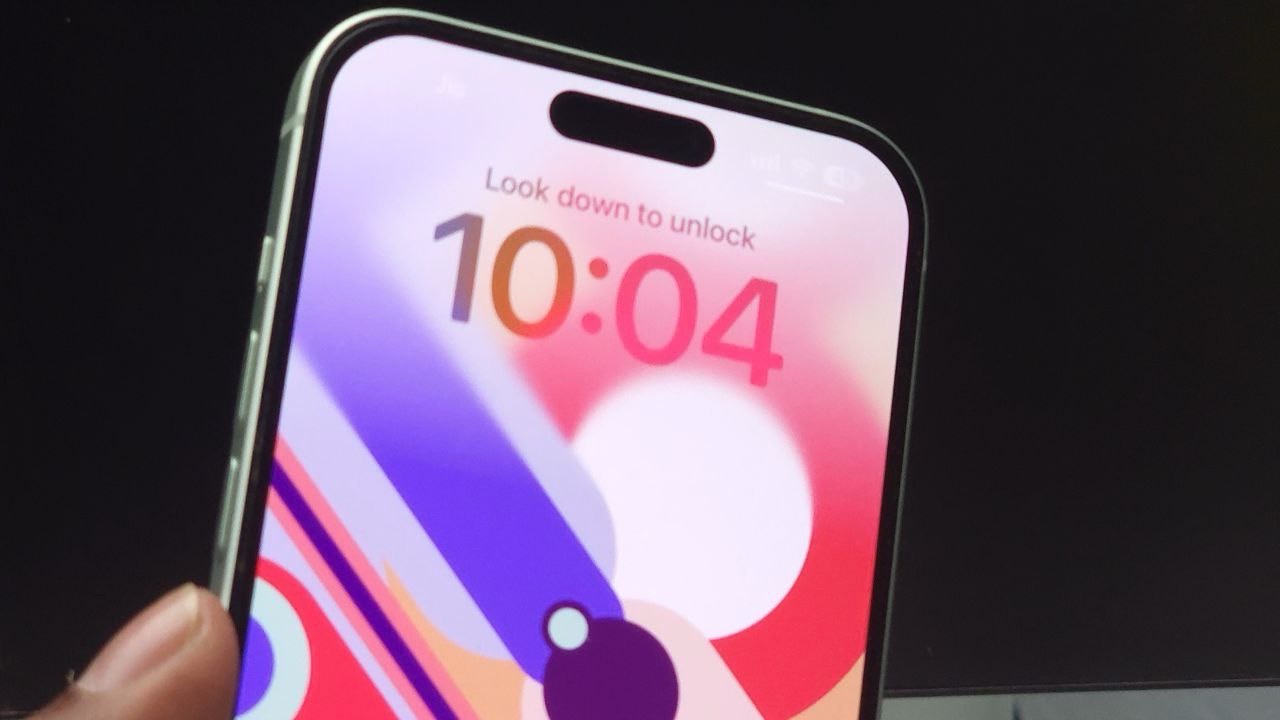 Dynamic Island on Apple iPhone 15 Plus